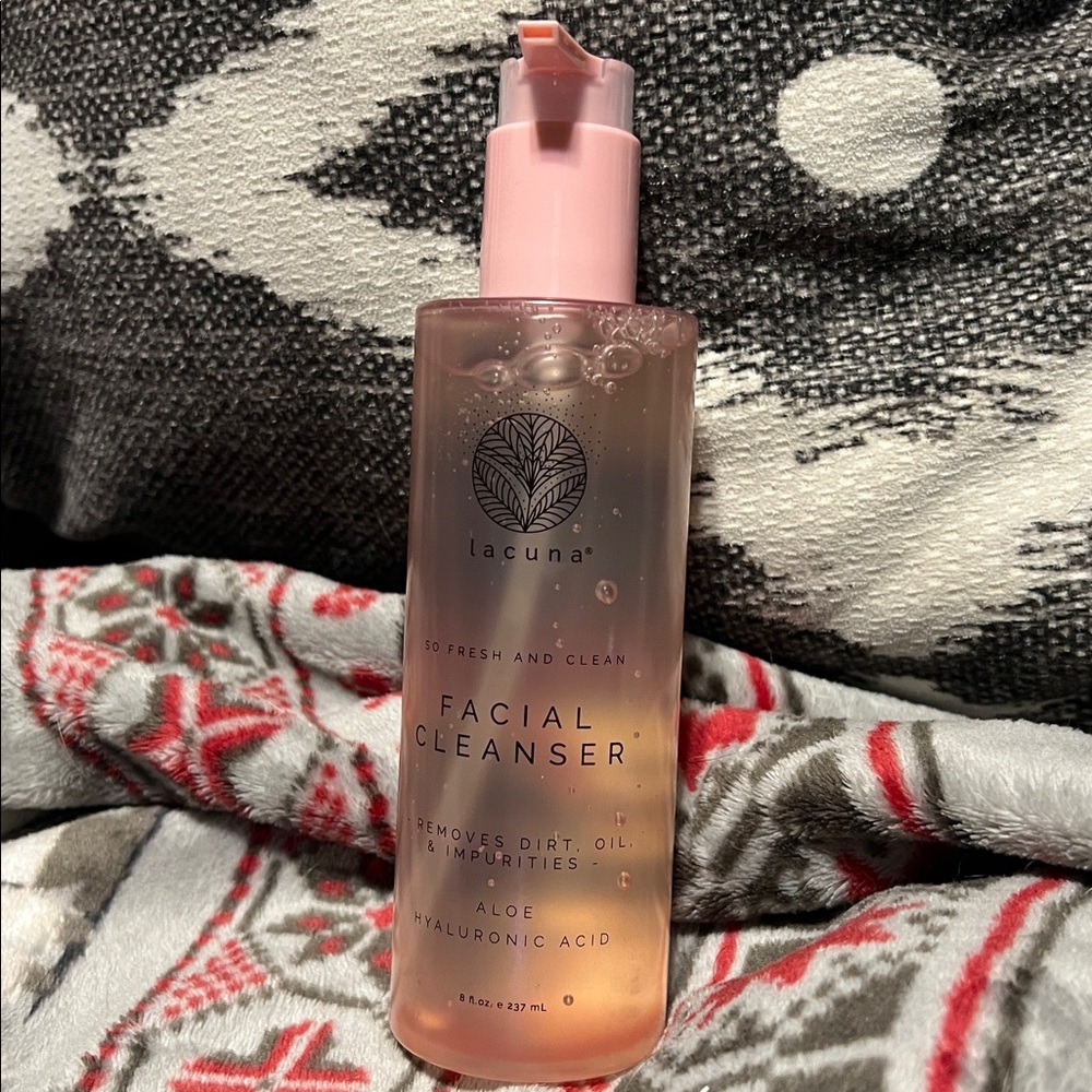 NWT Lacuna Skincare | Lacuna So Fresh And Clean
Facial Cleanser 8 FI Oz